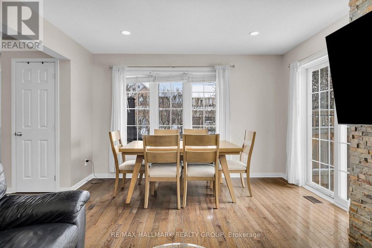 29225790/320-silbrass-private/stonebridge/ottawa/ontario/K2J5M5_16