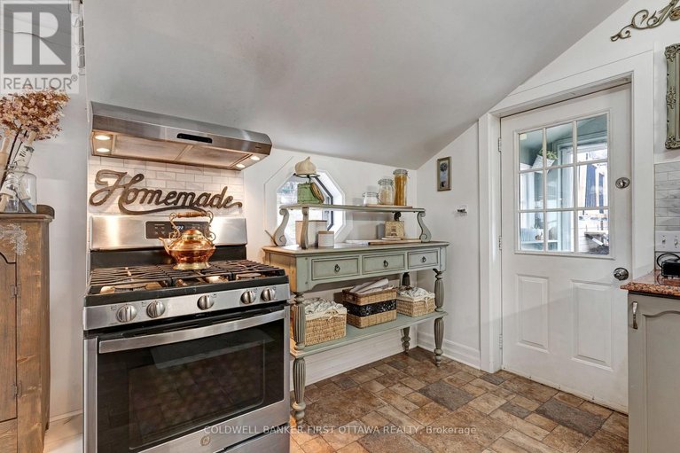 29613138/107-owen-street/lanark-highlands-lanark-village/lanark-highlands/ontario/K0G1K0_14