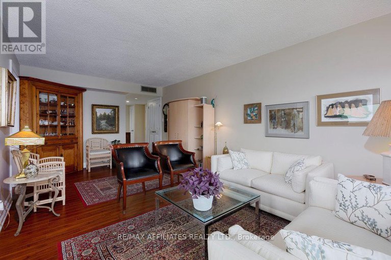 28466299/1705-1195-richmond-road/woodroffe/ottawa/ontario/K2B8E4_9