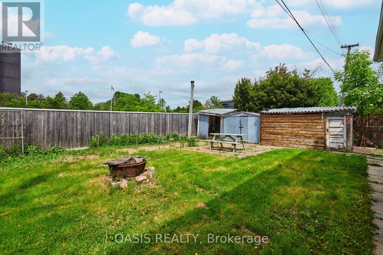 28396451/2606-egan-road/mooneys-bayriverside-park/ottawa/ontario/K1V8N1_25