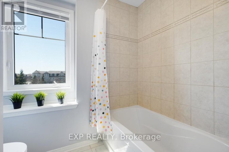 29636685/d-3705-riverbreeze-street/half-moon-bay/ottawa/ontario/K2J0S1_29