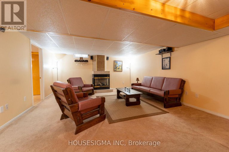 29248323/566-566-falwyn-cres-crescent/fallingbrookridgemount/ottawa/ontario/K4A2A4_35