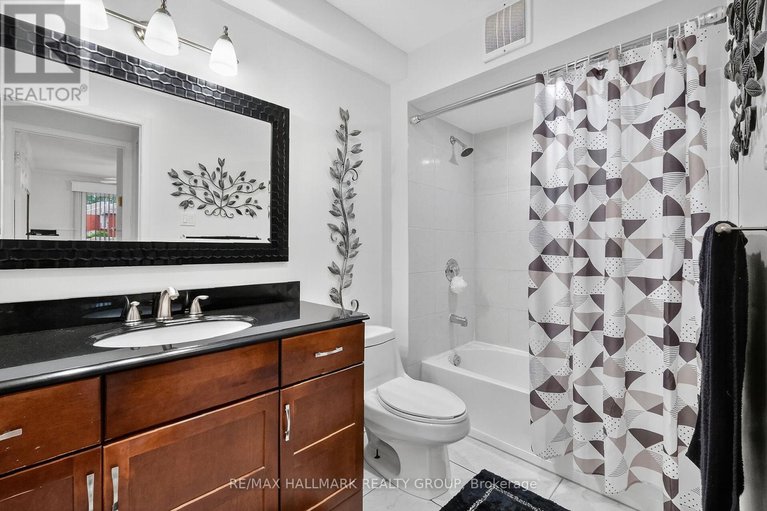 28918370/108-1760-cabaret-lane/fallingbrookpineridge/ottawa/ontario/K4A2H1_17