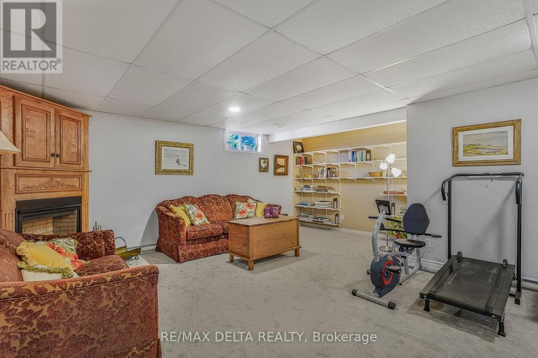 29633176/48-stephens-street/vankleek-hill/champlain/ontario/K0B1R0_23