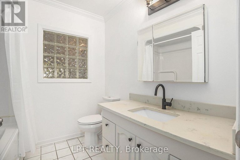 29397616/1517-caverley-street/riverview-park/ottawa/ontario/K1G0X9_20