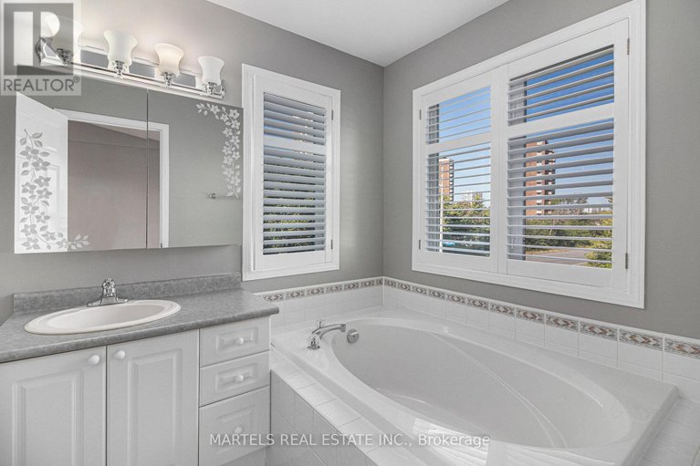 28820805/40-santa-cruz-private/riverview-park/ottawa/ontario/K1G6M4_11