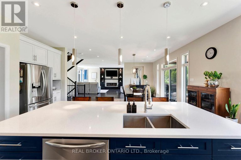 29437875/114-smith-road/north-grenville-twp-kemptville-south/north-grenville/ontario/K0G1T0_20