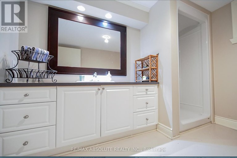 29201354/20306-lochiel-street-w/alexandria/north-glengarry/ontario/K0C1A0_32