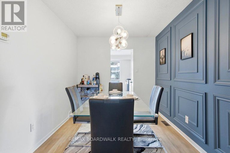 29284371/2390-rondel-street/blackburn-hamlet-south/ottawa/ontario/K1B4M2_10