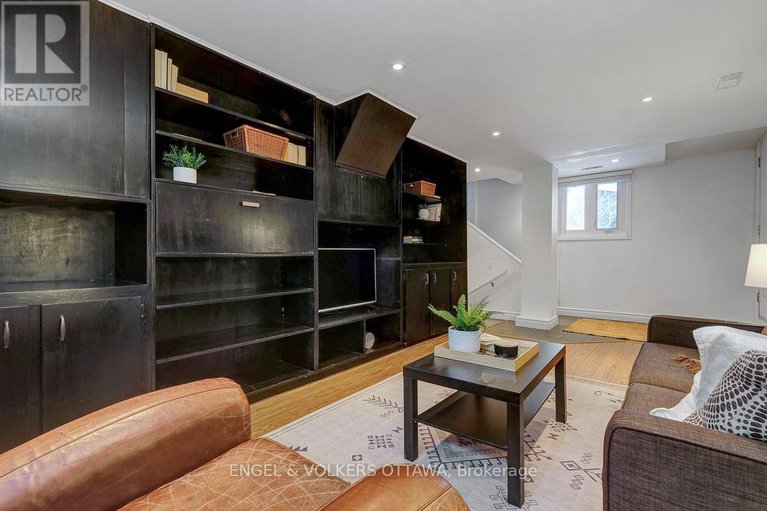 29256001/10-spring-garden-avenue/meadowlandscrestview/ottawa/ontario/K2G3B3_31