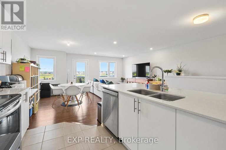 28611838/6323-perth-street/btwn-franktown-rd-fallowfield-rd/ottawa/ontario/K0A2Z0_32