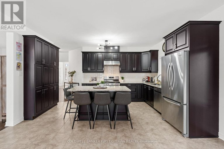 29585353/220-dave-smith-crescent/riverside-southgloucester-glen/ottawa/ontario/K4M0B7_12