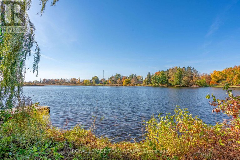 28352509/2322-summerside-drive/manotick-east-to-manotick-station/ottawa/ontario/K4M1B4_42
