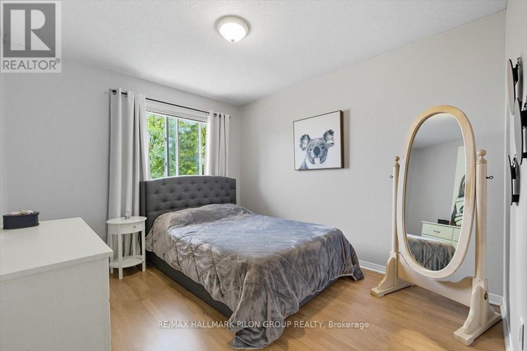 28847182/2064-breezewood-street/springridgeeast-village/ottawa/ontario/K4A4R9_17