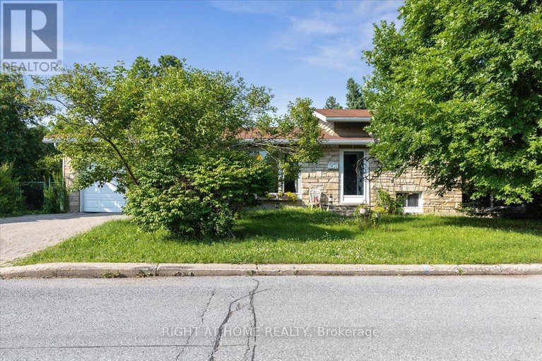 29161364/1-harrogate-place/crystal-beach/ottawa/ontario/K2H5L6_1