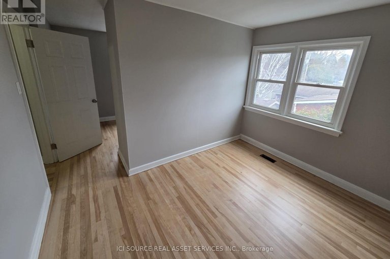 29555442/30-sunnycrest-drive/city-viewskylinefisher-heightsparkwood-hills/ottawa/ontario/K2E5Y2_14