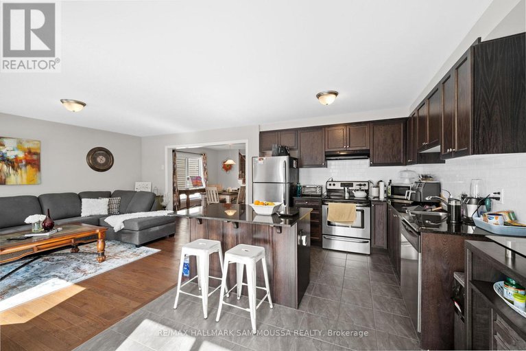 28482187/111-santolina-street/stittsville-north/ottawa/ontario/K2S0W9_14