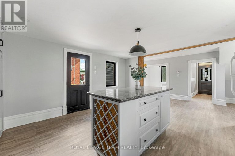 28643288/47-bonnechere-street-n/renfrew/renfrew/ontario/K7V1Y8_14