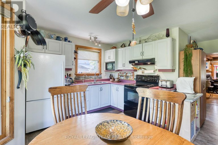 28847636/2828-con10-n/pakenham/mississippi-mills/ontario/K0A2X0_11