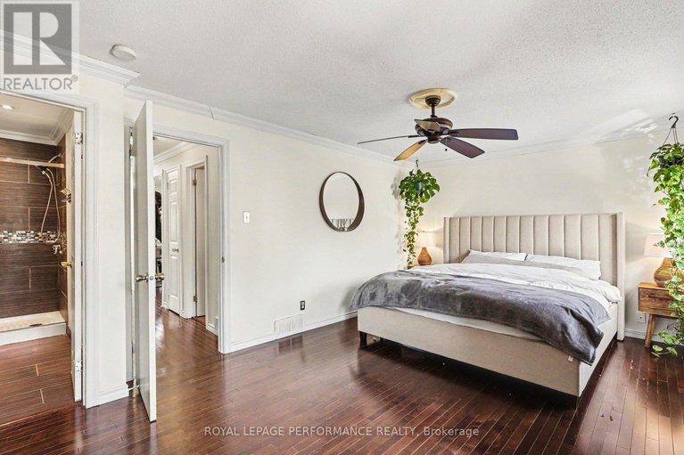 29586138/7004-bilberry-drive/convent-glen-north/ottawa/ontario/K1C3R6_15