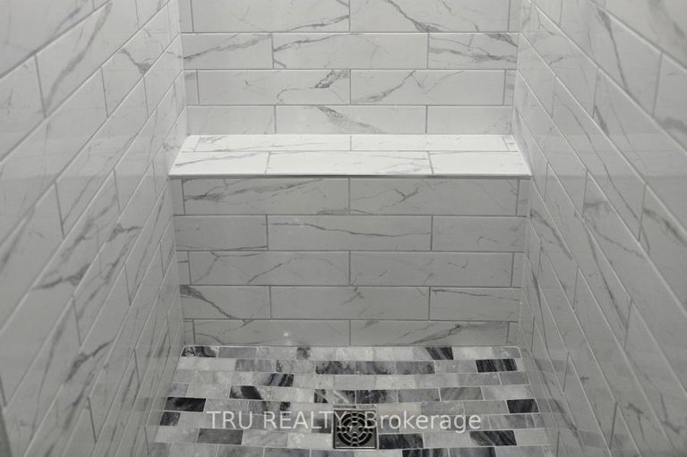 28714500/18-gannet-street-w/carson-meadows/ottawa/ontario/K1K4T7_27