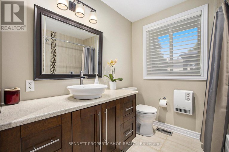 28737781/1476-maxime-street/pineview/ottawa/ontario/K1B3L1_12