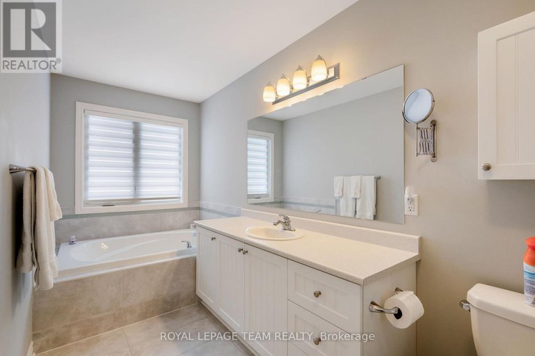 28396452/844-cedar-creek-drive/blossom-parkkemp-parkfindlay-creek/ottawa/ontario/K1T0B3_17