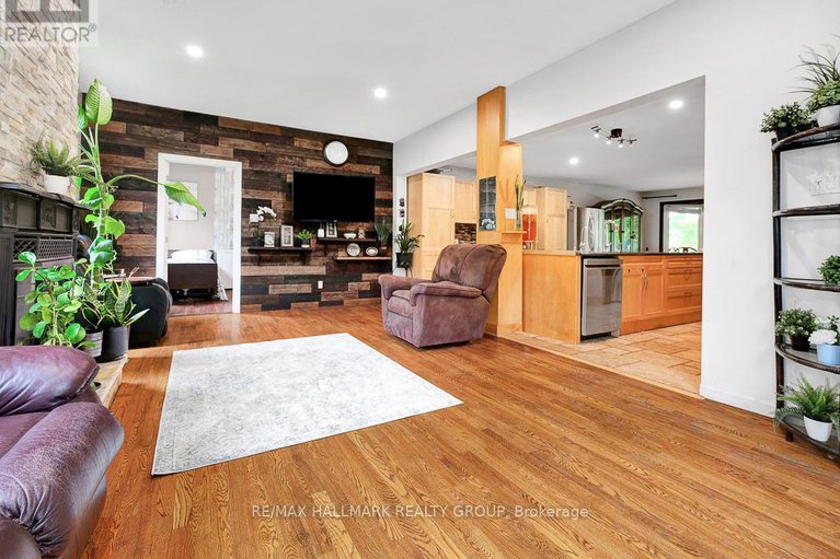 28460164/31-hilliard-avenue/city-viewskylinefisher-heightsparkwood-hills/ottawa/ontario/K2E6B9_8