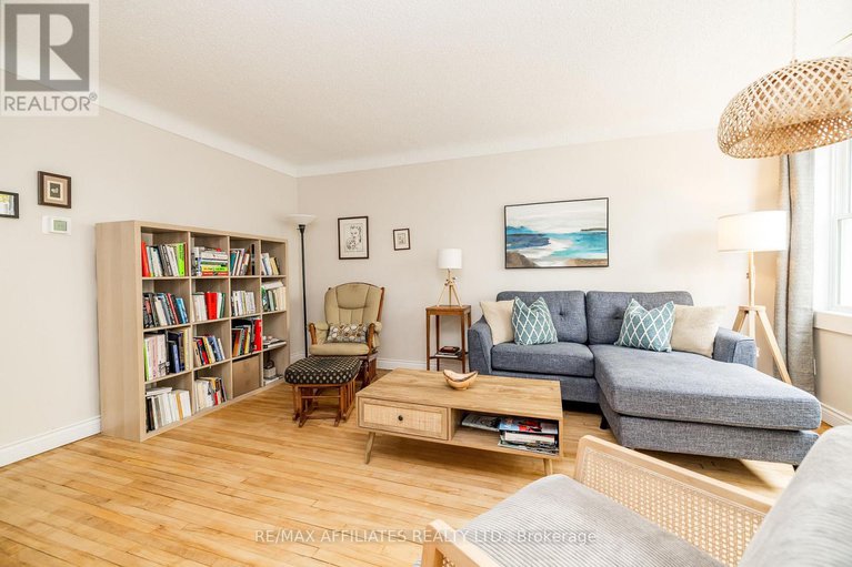 29023598/361-larouche-street/vanier/ottawa/ontario/K1L7L1_5