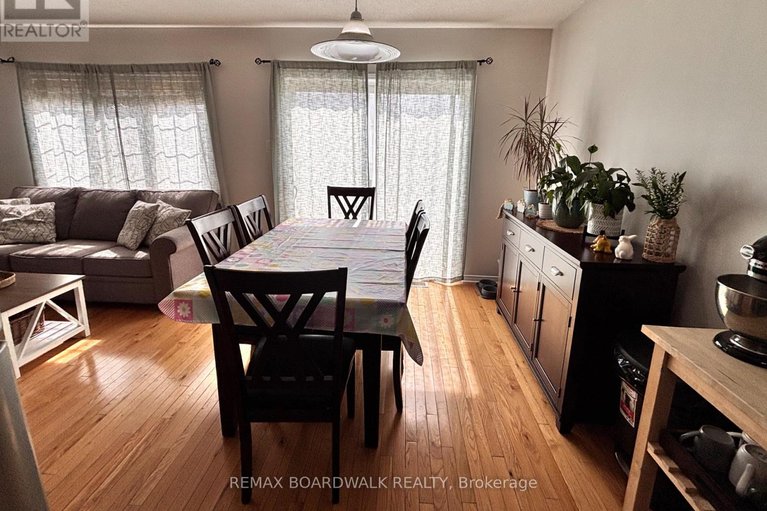 29597543/240-eliot-street/town-of-rockland/clarence-rockland/ontario/K4K0E6_9