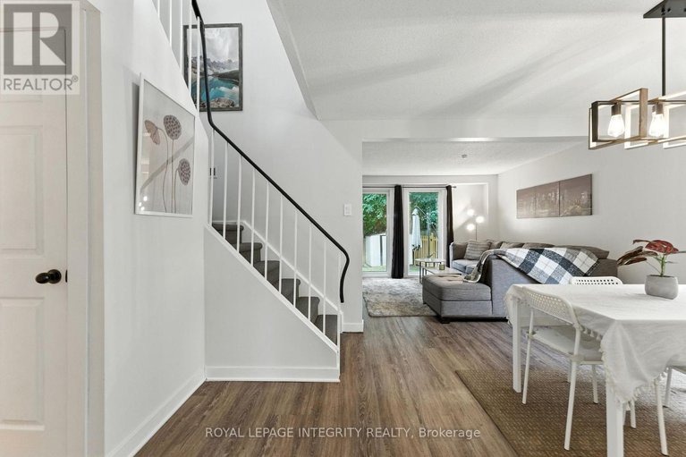 28843090/7900-decarie-drive/orleans-wood/ottawa/ontario/K1C2K3_14
