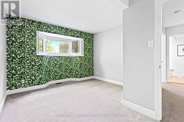 28620824/55-waterford-drive/pineglencountry-place/ottawa/ontario/K2E7V4_28