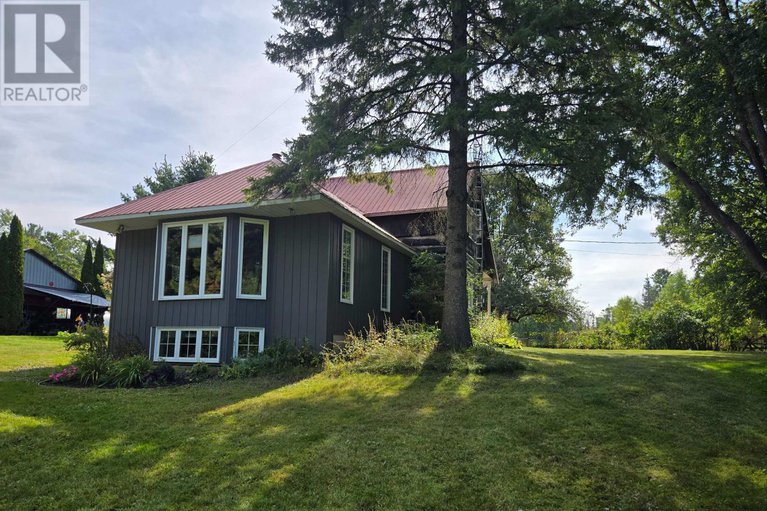 28847636/2828-con10-n/pakenham/mississippi-mills/ontario/K0A2X0_5