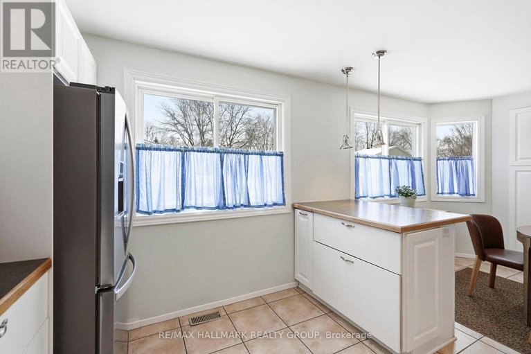 29652350/6935-du-bois-avenue/convent-glen-north/ottawa/ontario/K1C5L4_12