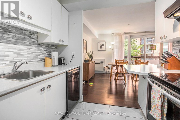 28609610/402-141-somerset-street-w/ottawa-centregolden-triangle/ottawa/ontario/K2P2H1_11