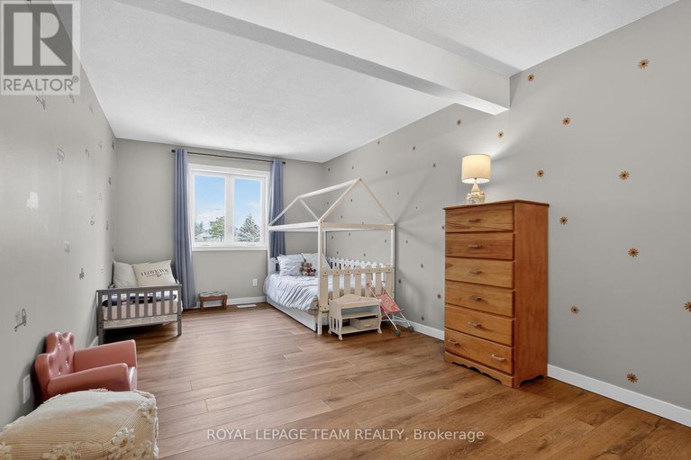 29556063/44-ballantrae-way/glencairnhazeldean/ottawa/ontario/K2L1N5_20