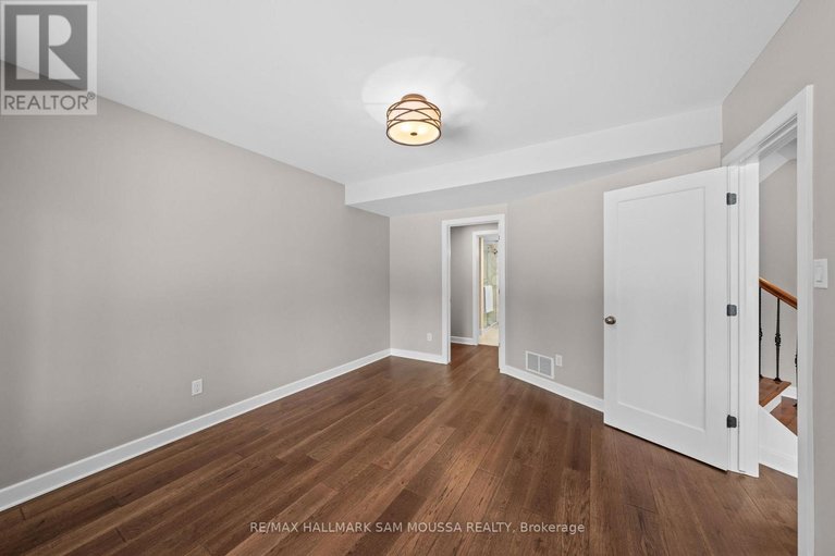 29536440/25-marsh-sparrow-private/morgans-grantsouth-march/ottawa/ontario/K2K3P1_35