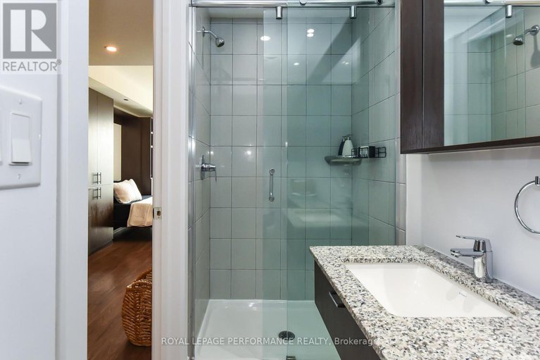 28437909/309a-7-marquette-avenue/vanier/ottawa/ontario/K1L8A7_22