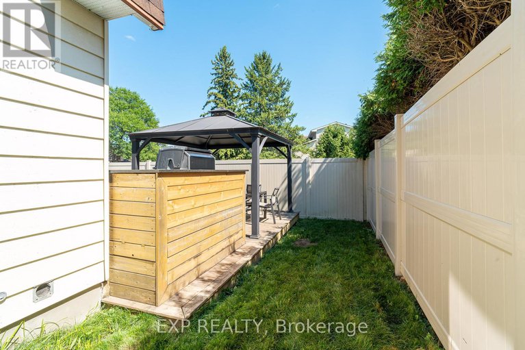 28799326/6084a-vineyard-drive/convent-glen/ottawa/ontario/K1C2M5_42