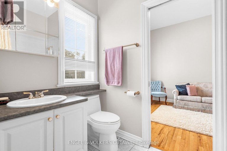 29513406/5-countryside-green/cedar-hillorchard-estates/ottawa/ontario/K2R1B5_28