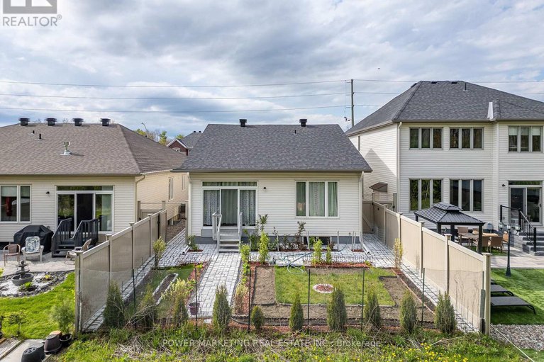 28282799/6356-renaud-road/mer-bleuebradley-estatesanderson-park/ottawa/ontario/K1W0R9_30