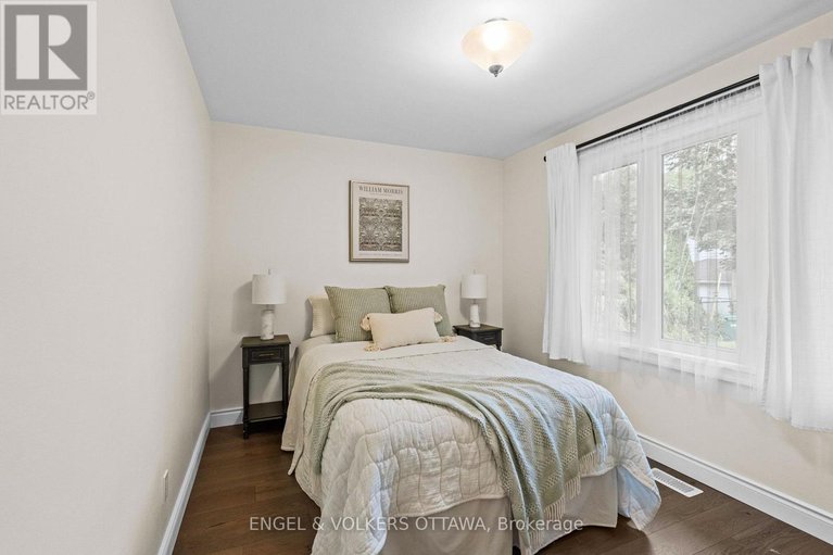28805292/1941-haig-drive/elmvale-acres/ottawa/ontario/K1G2J9_15
