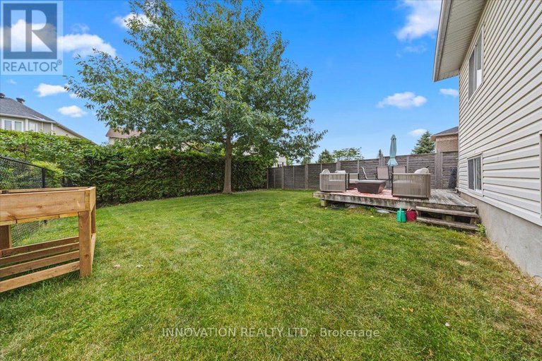 28535566/706-mud-creek-crescent/riverside-southgloucester-glen/ottawa/ontario/K1V1W3_28