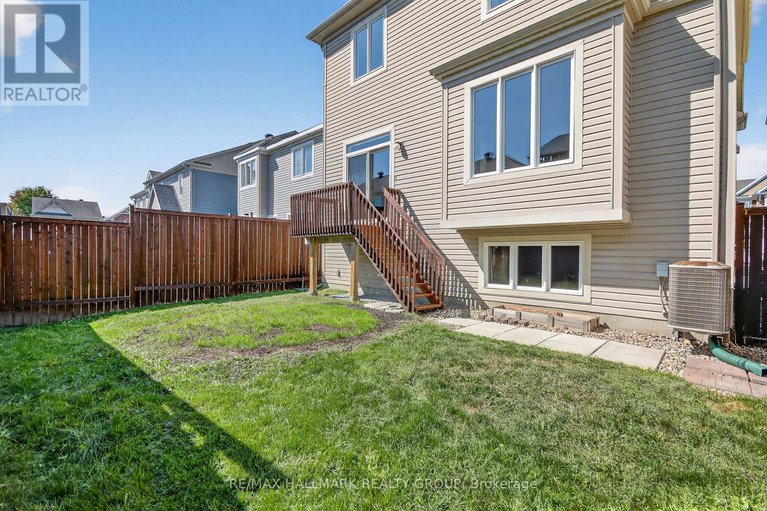 28874342/372-gallantry-way/stittsville-north/ottawa/ontario/K2S0R1_40