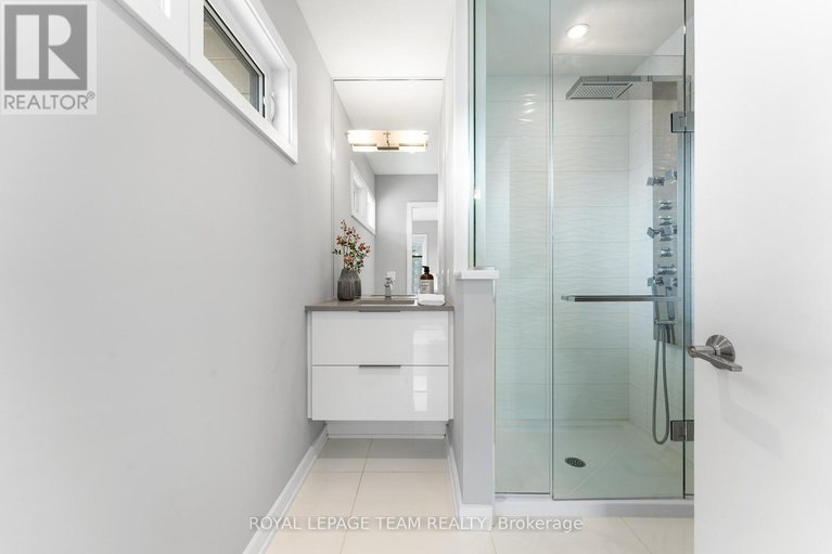 28689436/250-sunnyridge-crescent/emerald-meadowstrailwest/ottawa/ontario/K2M0H3_34