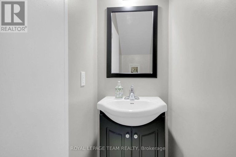 28974403/57-argyle-avenue/ottawa-centregolden-triangle/ottawa/ontario/K2P1B3_15