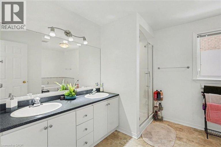 29442600/106-knudson-drive/kanata/ontario/K2K2L5_43