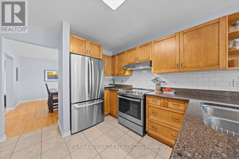 28820212/605-falwyn-crescent/fallingbrookridgemount/ottawa/ontario/K4A2B4_13