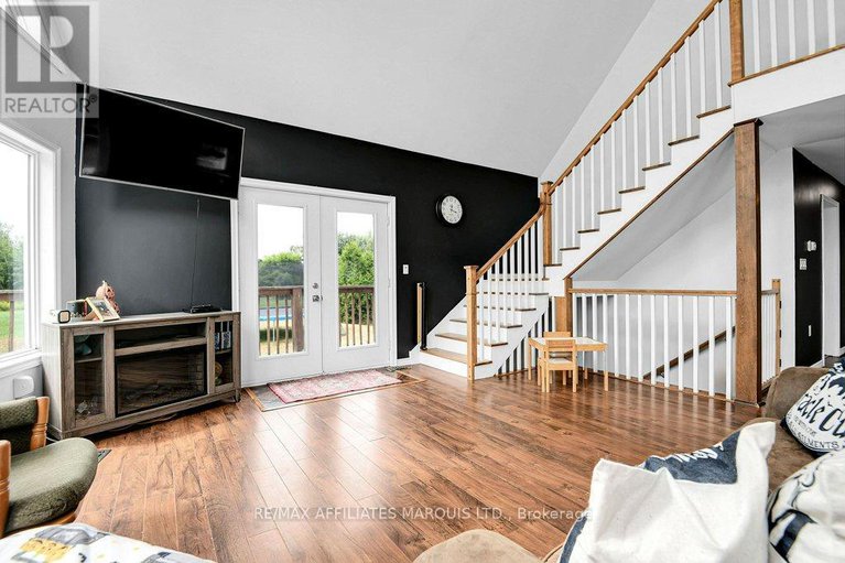 28879635/35-nevada-street/moose-creek/north-stormont/ontario/K0C1W0_15