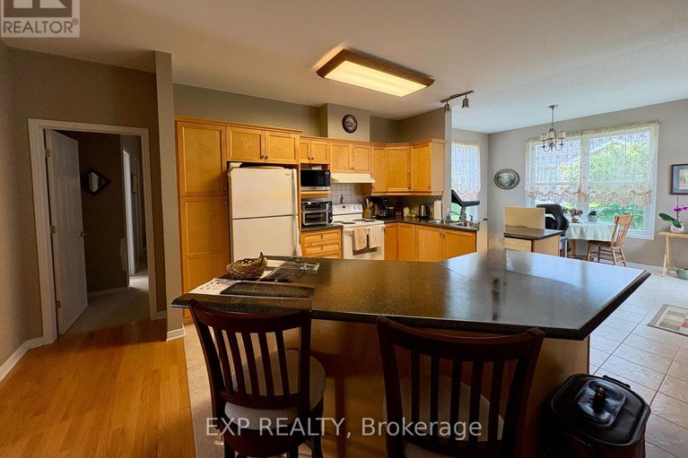 28590444/652-country-trail-private/carlsbad-springs/ottawa/ontario/K0A1K0_8